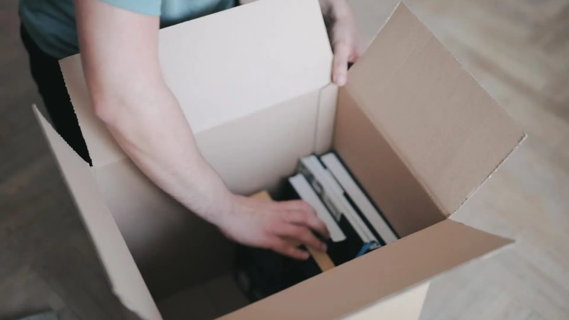 Entrümpelung Winterthur Video - Professionelle Entrümpelungsfirma in Aktion