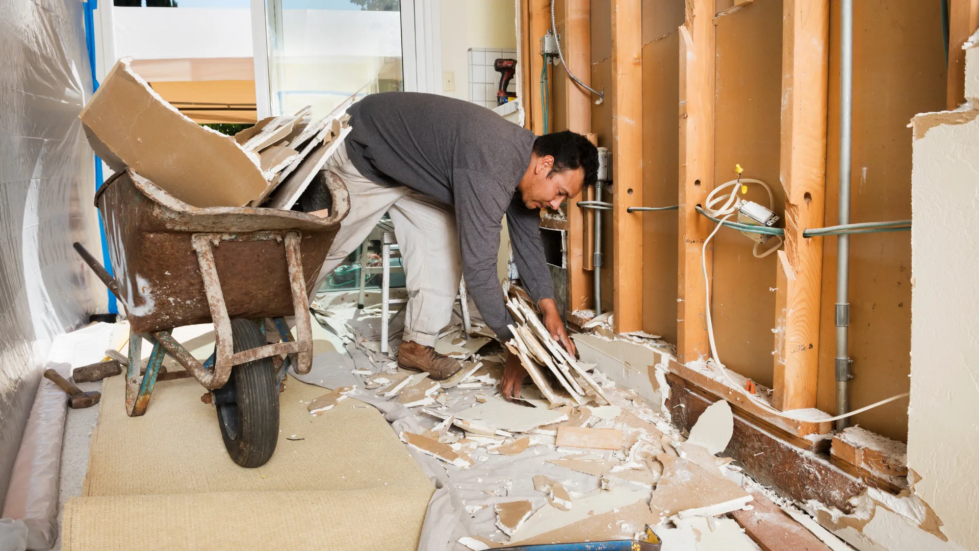 Tatortreinigung Winterthur Video - Professionelle Spezialreinigung und Biohazard-Sanierung